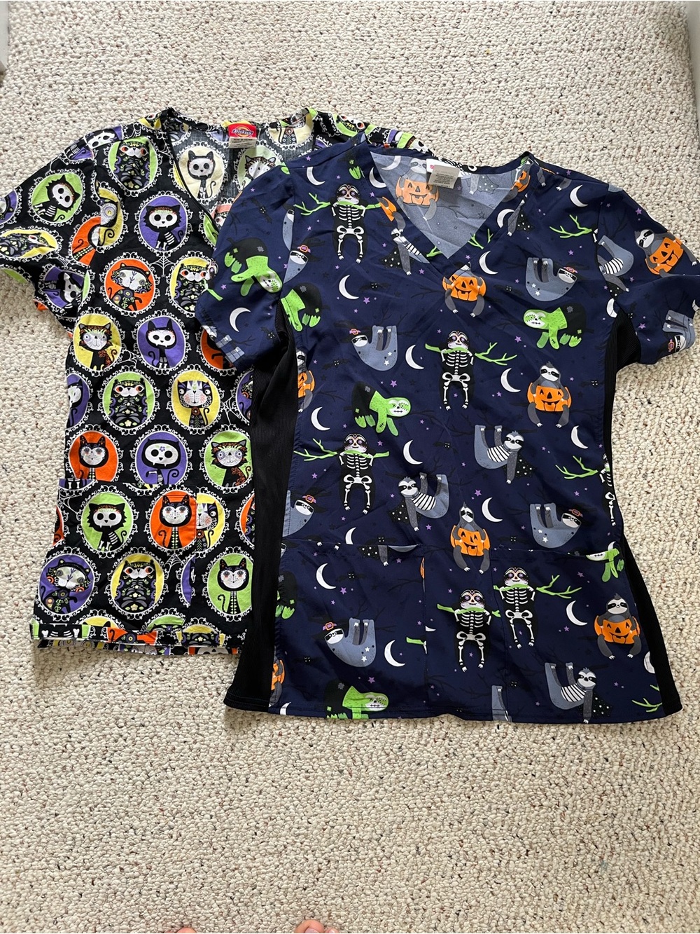 ✨2/$30✨ Halloween Scrub Tops
